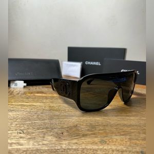 CHANEL aviator sunglasses